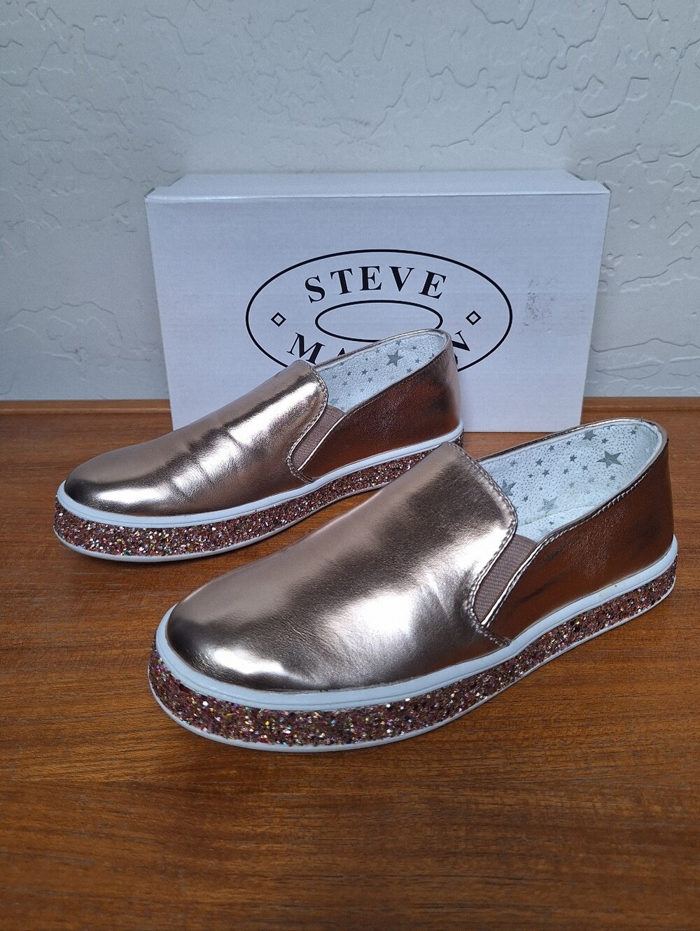 Steve Madden Kids Glitter Sneakers Slip On Metallic Pink Rose Gold NEW Size 4
